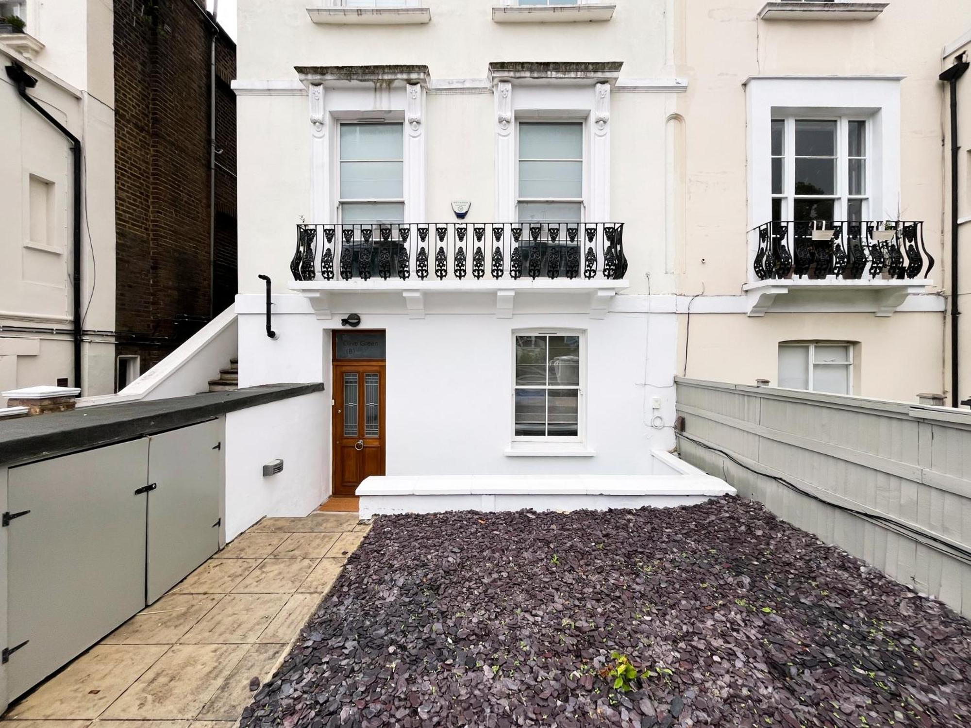 The Camden Park Place - Lovely 4bdr Flat With Garden London