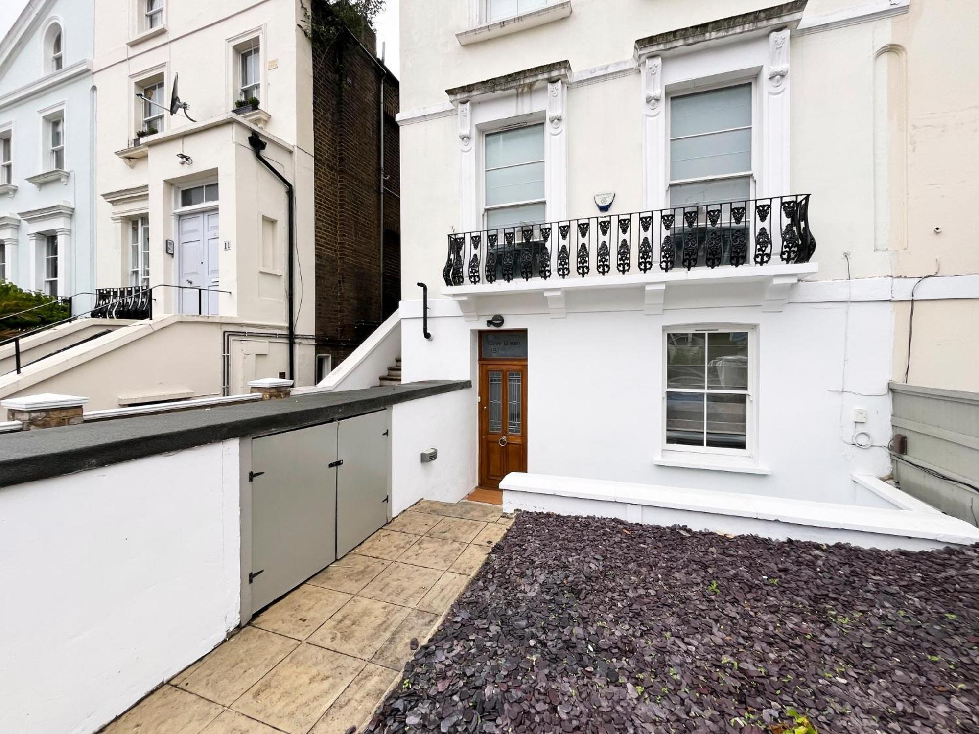 The Camden Park Place - Lovely 4bdr Flat With Garden London